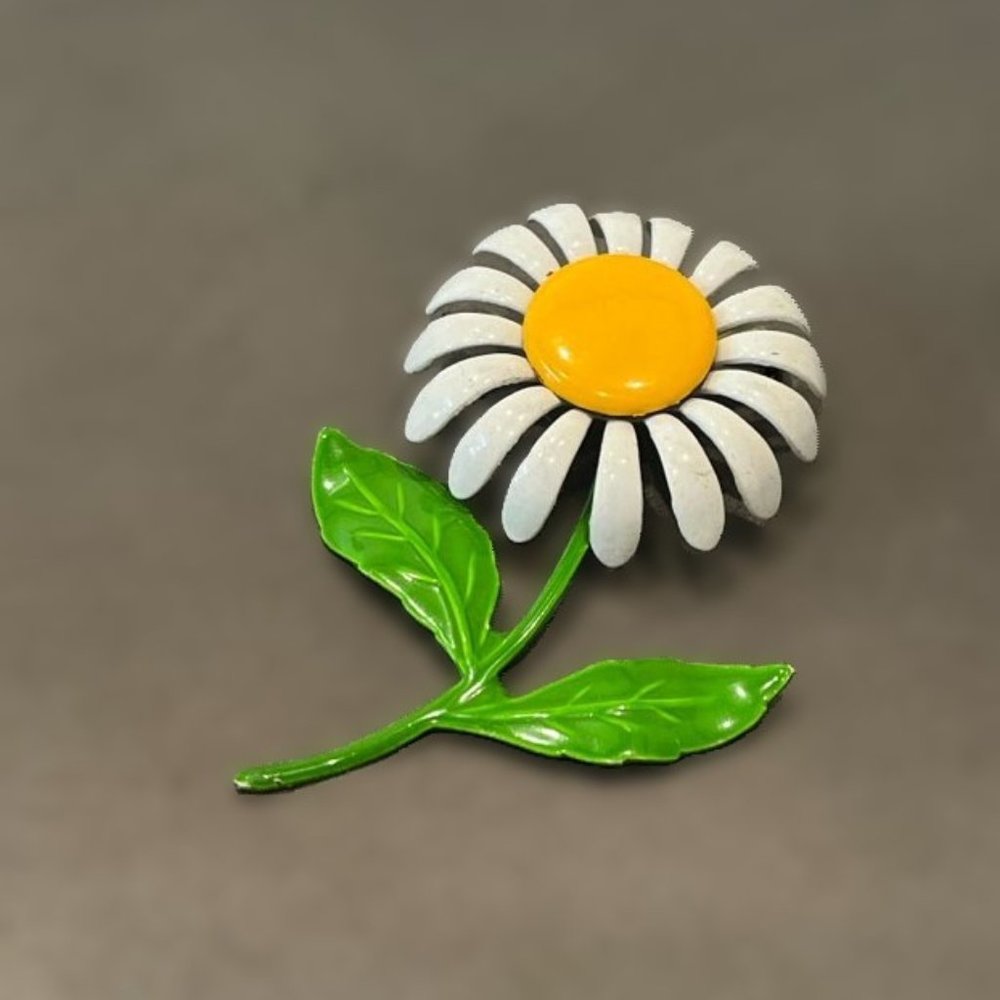 Daisy Brooch (yellow/white/green)